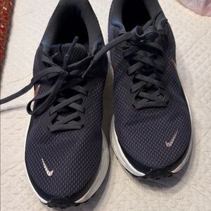 Nike Women’s Black Running Shoes with Rose Gold Swoosh